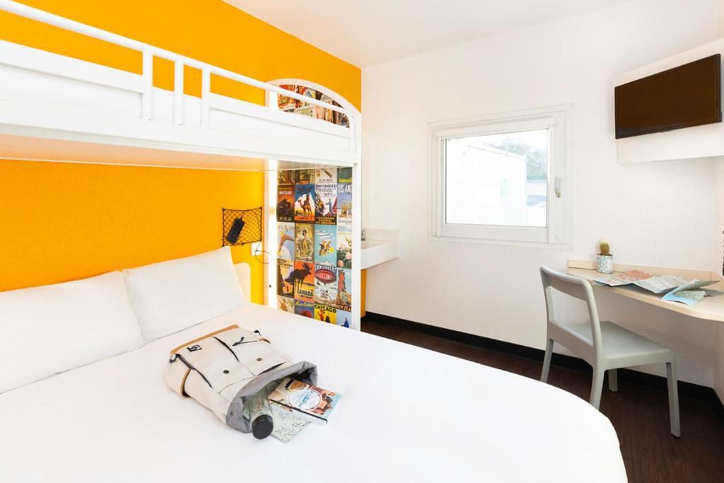 Hotelf1 Frejus Roquebrune Sur Argens Exterior photo