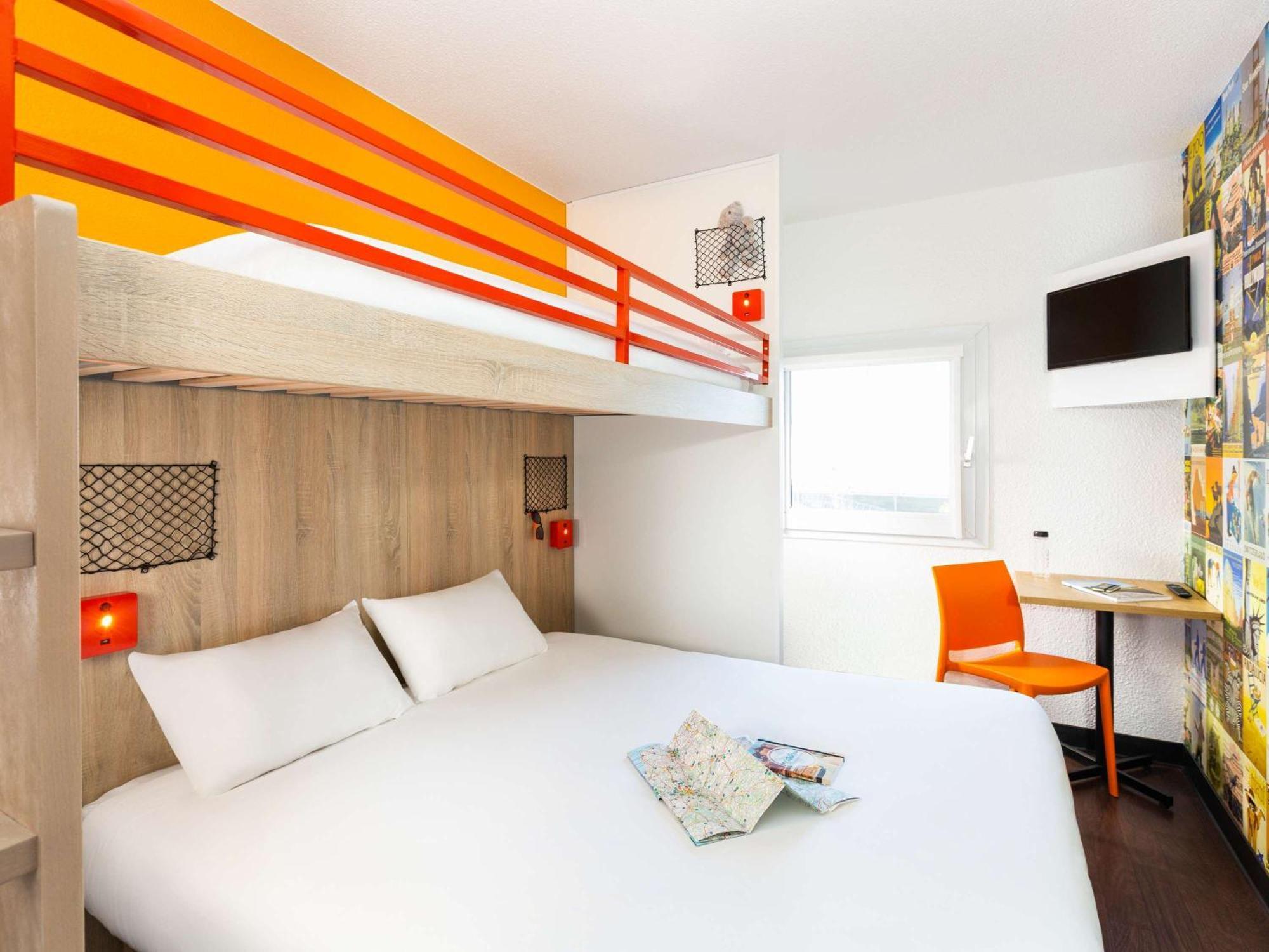 Hotelf1 Frejus Roquebrune Sur Argens Exterior photo
